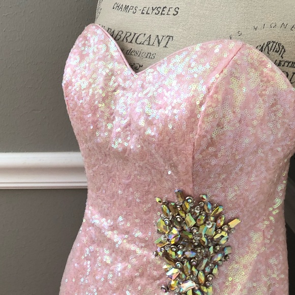 NEW TIFFANY DESIGNS SZ 4 LIGHT PINK SEQUIN BEADED FORMAL EVENING GOWN - Picture 4 of 13